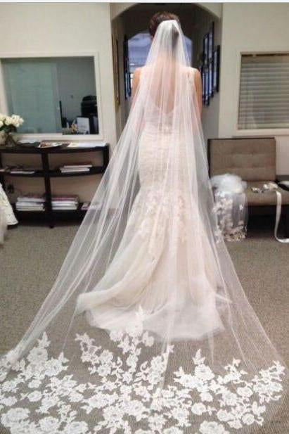 Ivory Lace Edge Chapel Length Wedding Veils Bridal SWK12501