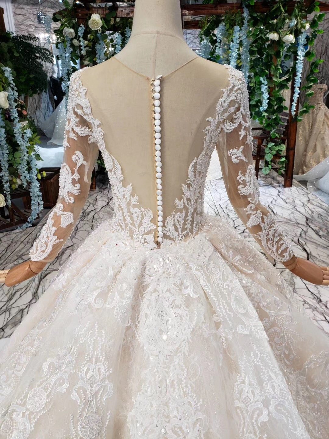 Princess Long Sleeve Beads Lace Appliques Ivory Prom Dresses Quinceanera Dresses P1070