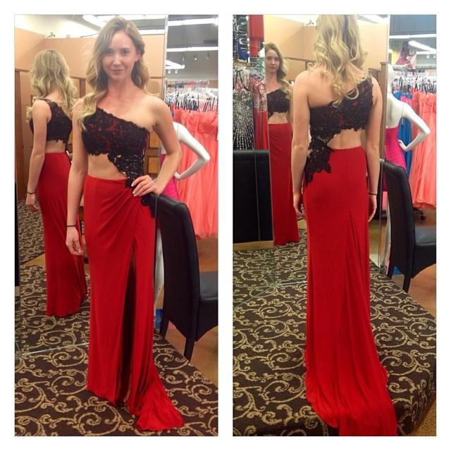 One Shoulder Sexy Lace Appliques Backless With a Slit Side Long Red Prom Dresses WK995